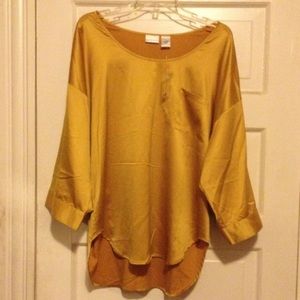 NWOT!  Satiny hi-lo tunic top!